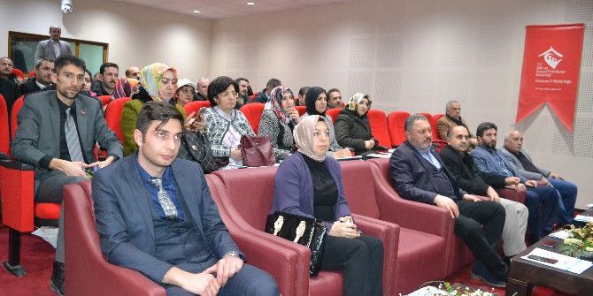 Erzurum’da “Koruyucu Aile Hizmeti” Semineri