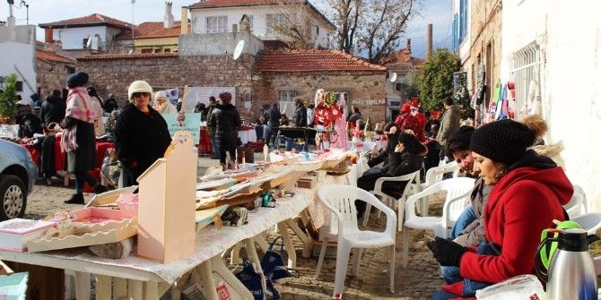 El Emekleri Köylü Pazarında Sergilendi