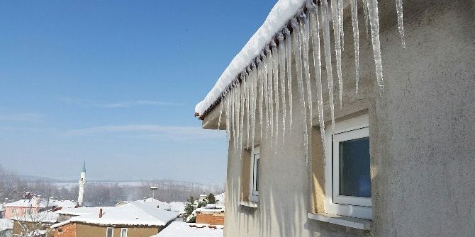 Buz Sarkıtları 1 Metreye Ulaştı