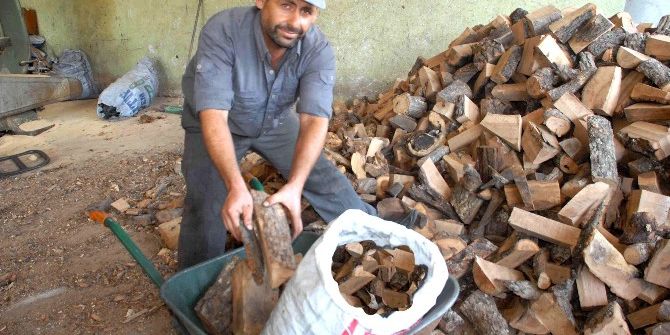 Silifke’de 47 Aileye 25 Ton Odun Yardımı Yapıldı