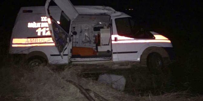 Kazaya Yerine Giden Ambulans Takla Attı: 3 Yaralı