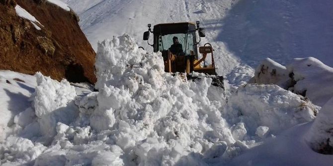Sason’da Yol Temizleme Çalışmaları Devam Ediyor