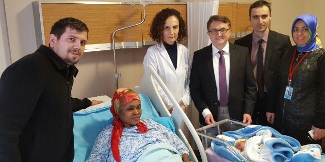 Genel Sekreter Yeni Yılın İlk Bebeğini Ziyaret Etti