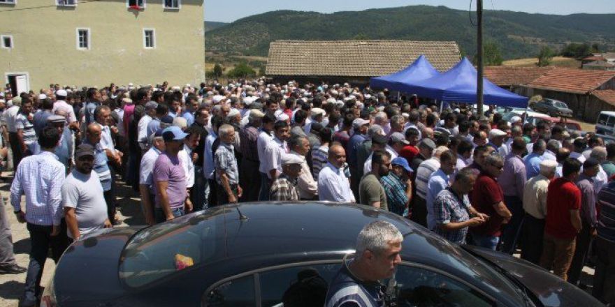 Darbe Girişiminde Hayatını Kaybeden Tekstil İşçisi Toprağa Verildi