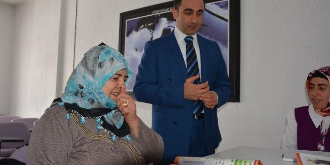 Kaymakam Alibeyoğlu, Aile Destek Merkezini Ziyaret Etti