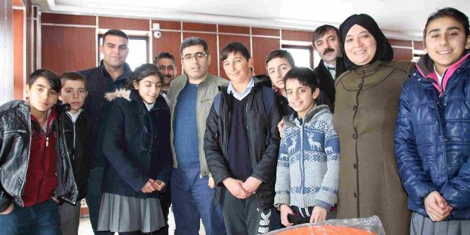 Kaymakam Çetin, Kütüphanede Ders Çalışan Öğrencileri Ziyaret Etti