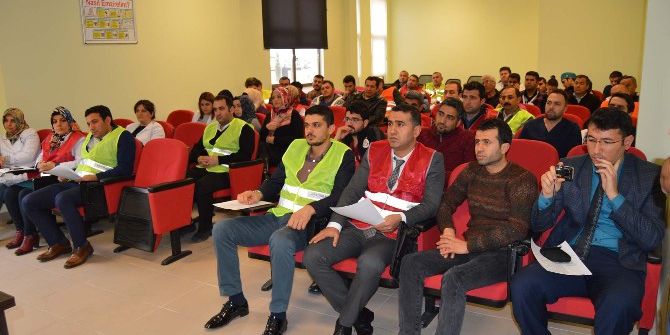 Besni’de Masa Başı Deprem Tatbikatı Gerçekleştirildi