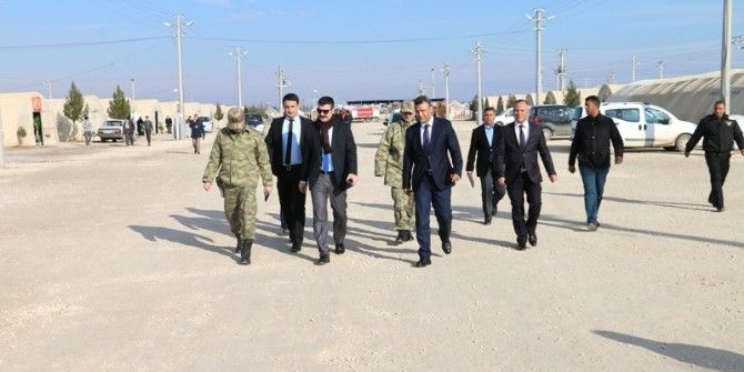 Kaymakam Yosunkaya Çadır Kentte İncelemede Bulundu