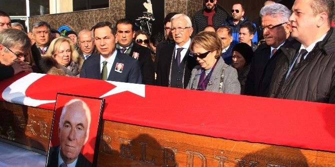 Cenaze Töreninde Chp’lilerin ‘Biz De Konuşacağız’ Tartışması