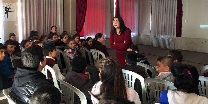 Öğrencilere ‘Erken Yaşta Evlilik Semineri’