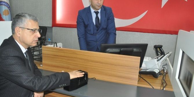 Iğdır’da İlk Çipli Kimlik Kartına Vali Alpman Başvurdu