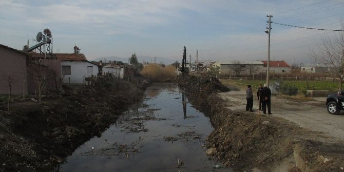 Yeniköy Mahallesi’nde Dere Temizliği