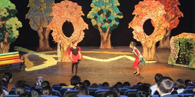 Alanya Belediye Tiyatrosu’ndan Çocuklara Oyun