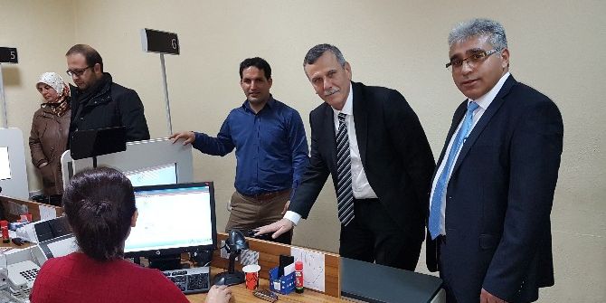 Manavgat Kaymakamı Günlü, Çipli Kimlik Kartı Başvurusunu Yaptı