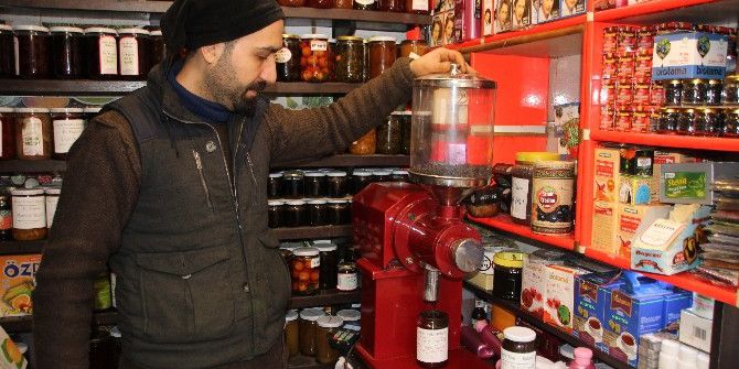 Menengiç Kahvesi Mideye De Cilde De İyi Geliyor