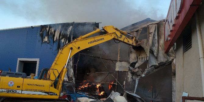 Arsin Organize Sanayi Bölgesi’ndeki Yangın Kontrol Altına Alındı