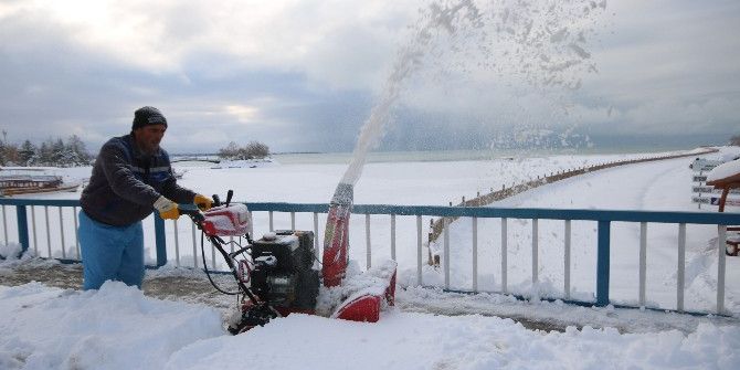 Beyşehir Gölü Beyaz Gelinliğini Giydi