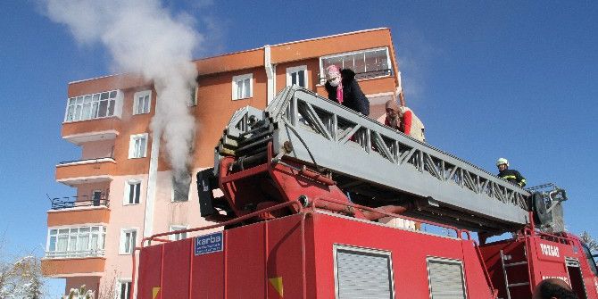 Yozgat’ta Bir Binada Çıkan Yangın Paniğe Neden Oldu