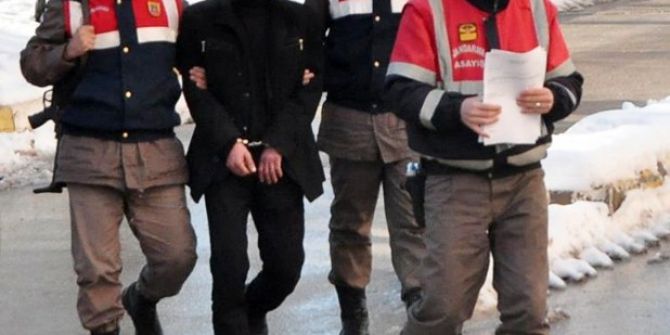 Polisten Kaçtı, Jandarmaya Yakalandı