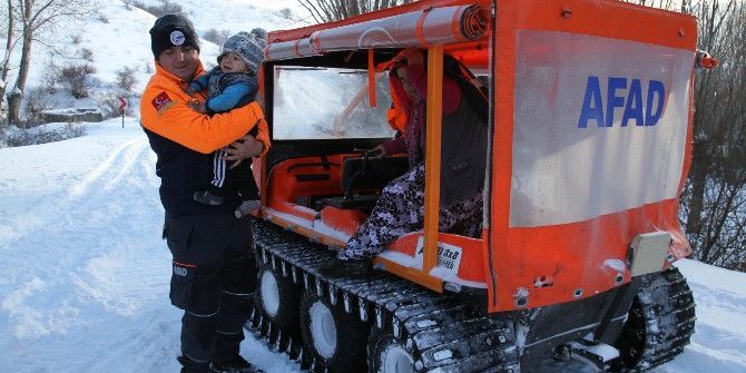 1,5 Yaşındaki Bebeğin İmdadına Afad Yetişti