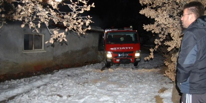 Uşak’ta Korkutan Ev Yangını