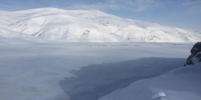 Aşırı Soğuklar Sarımehmet Barajını Dondurdu