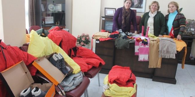 Kadınlar Derneğinden Kıyafet Yardımı
