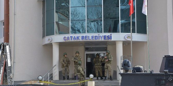 Çatak Belediye Başkanı Bartu Gözaltına Alındı