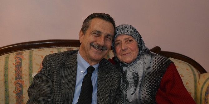 Başkan Ataç 73 Yaşındaki Lütfiye Teyzeyi Ziyaret Etti