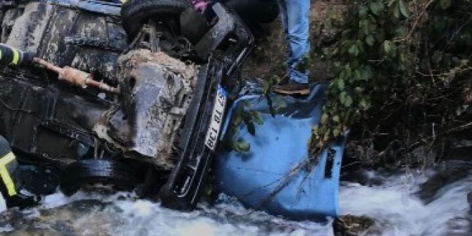 Genç Çift Hastane Dönüşü 25 Metreden Dereye Uçtu