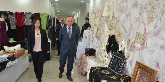 Yüksekovalı Kadınlardan Yıl Sonu Sergisi