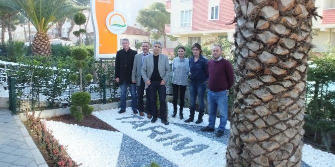 Burhaniye’de Tarım İlçe Bahçesi’nde İmece Güzelliği