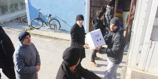 Bir Tır Dolusu Yardım Dualarla Halep’e Gönderildi