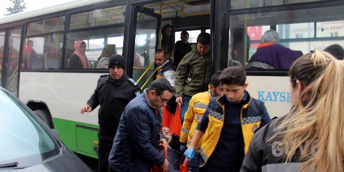 Otobüste Rahatsızlanan Şahıs Hastaneye Kaldırıldı