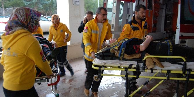 Şanlıurfa’da Gizli Buzlanma Ve Sis Kaza Getirdi: 3 Yaralı