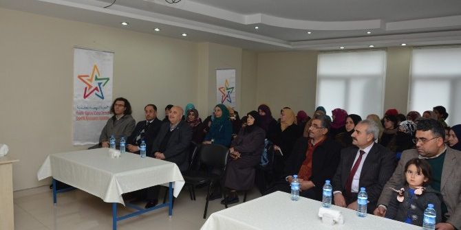 Rektör Gönüllü Suriyelilerle Bir Araya Geldi