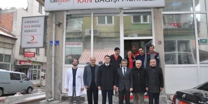 Kırıkkale Valisi Haktankaçmaz Kan Verdi