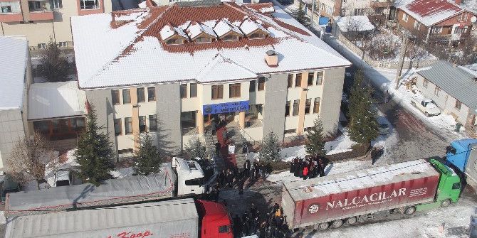 Bolu’dan Halep’e 7 Tır Yardım Malzemesi Gönderildi