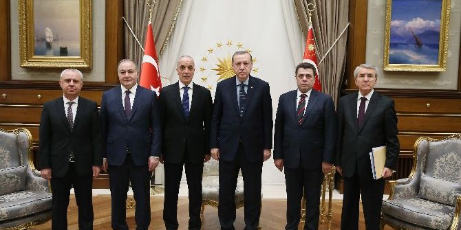 Cumhurbaşkanı Erdoğan Türk-iş Heyetini Kabul Etti