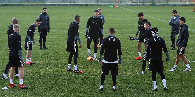 Beşiktaş, Hazırlıklarını Sürdürüyor