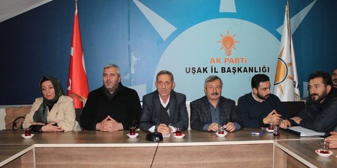 Ak Parti Uşak Merkez İlçe Teşkilatı’nın Yeni Yönetimi İlk Toplantısını Yaptı