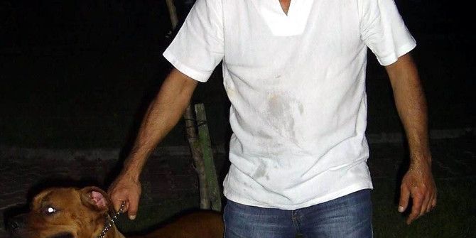 Kendini Tavana Asıp İntihar Etti