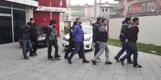 Sahte Polisler Yakalandı