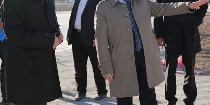 Kocasinan Yeni Mahalle Meydanında Görsel Şölen Sunuyor