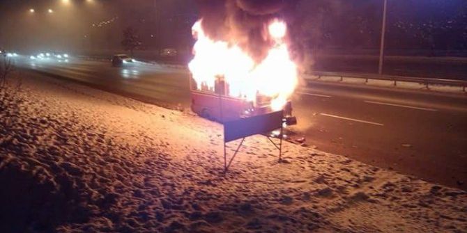 Kaza Yapan Minibüs Alev Alev Yandı