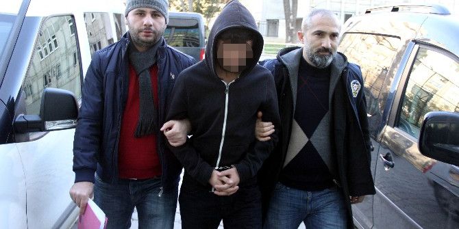 Mesai Arkadaşını Bıçakladı