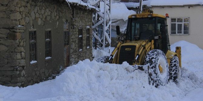 Hakkari İl Özel İdaresi’nin Çalışmalarını Vatandaşlar Takdirle Karşıladı