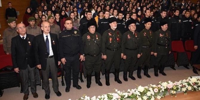 Düzce Kültür Merkezinde Çanakkale Rüzgarı