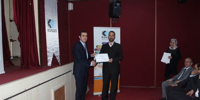 Başarılı Kursiyerlere Sertifikaları Verildi