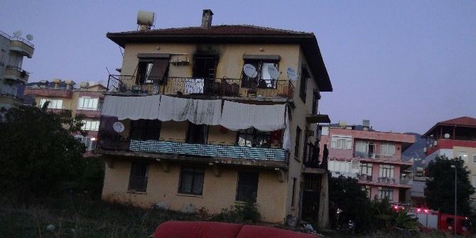 Ahşap Evde Çıkan Yangın Korkuttu